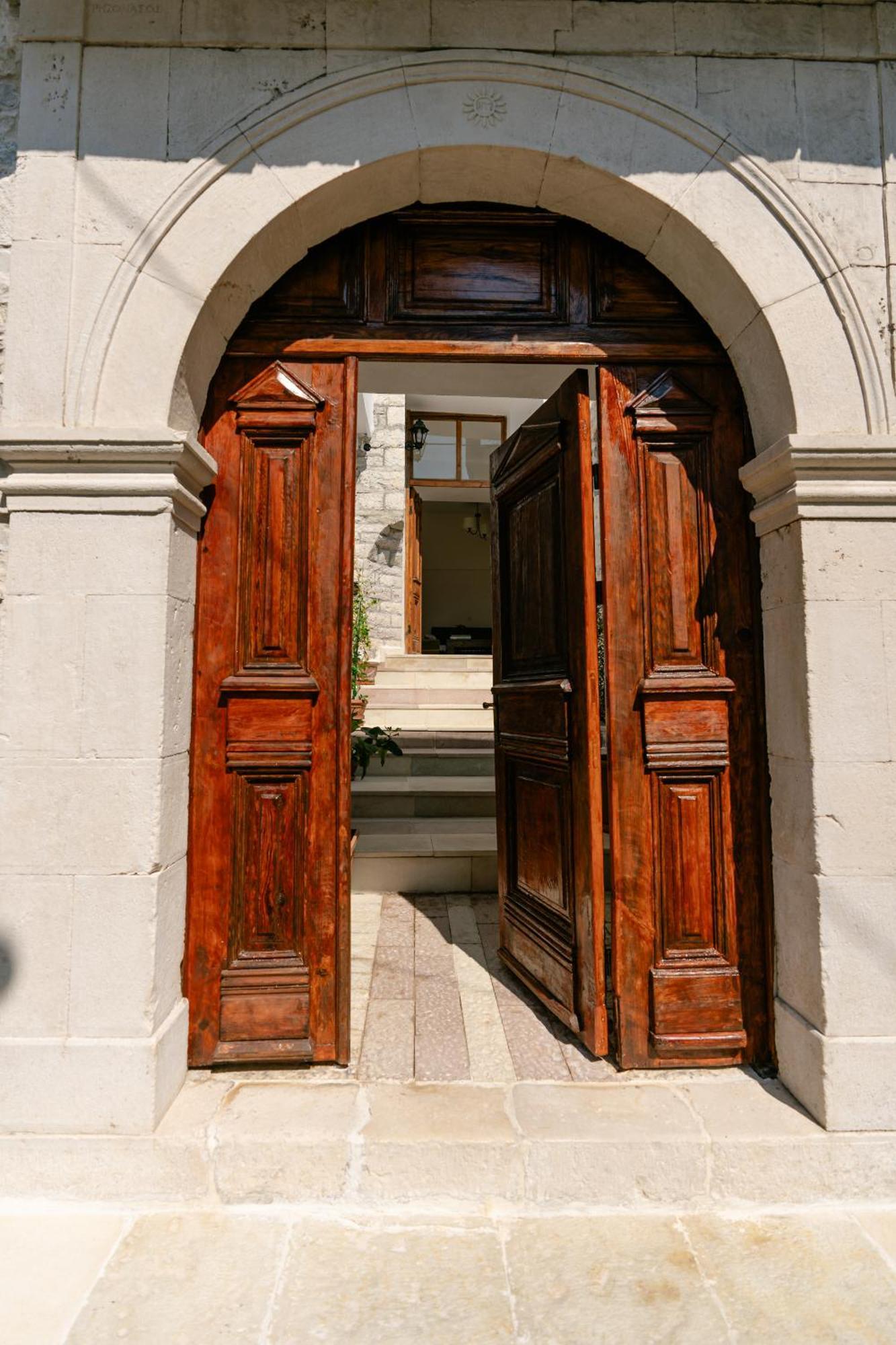 Petrichor Hotel Gjirokaster Luaran gambar