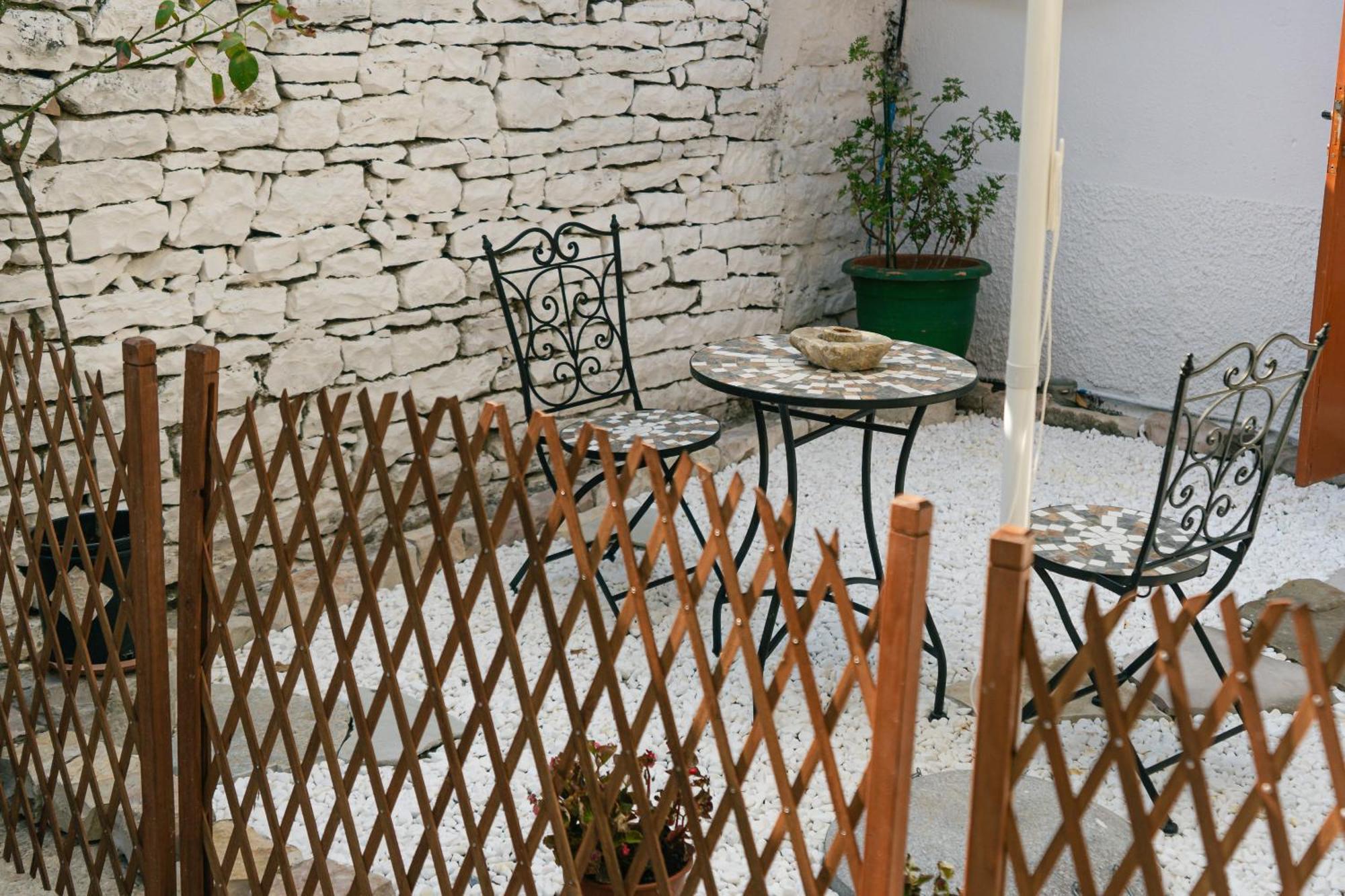 Petrichor Hotel Gjirokaster Luaran gambar