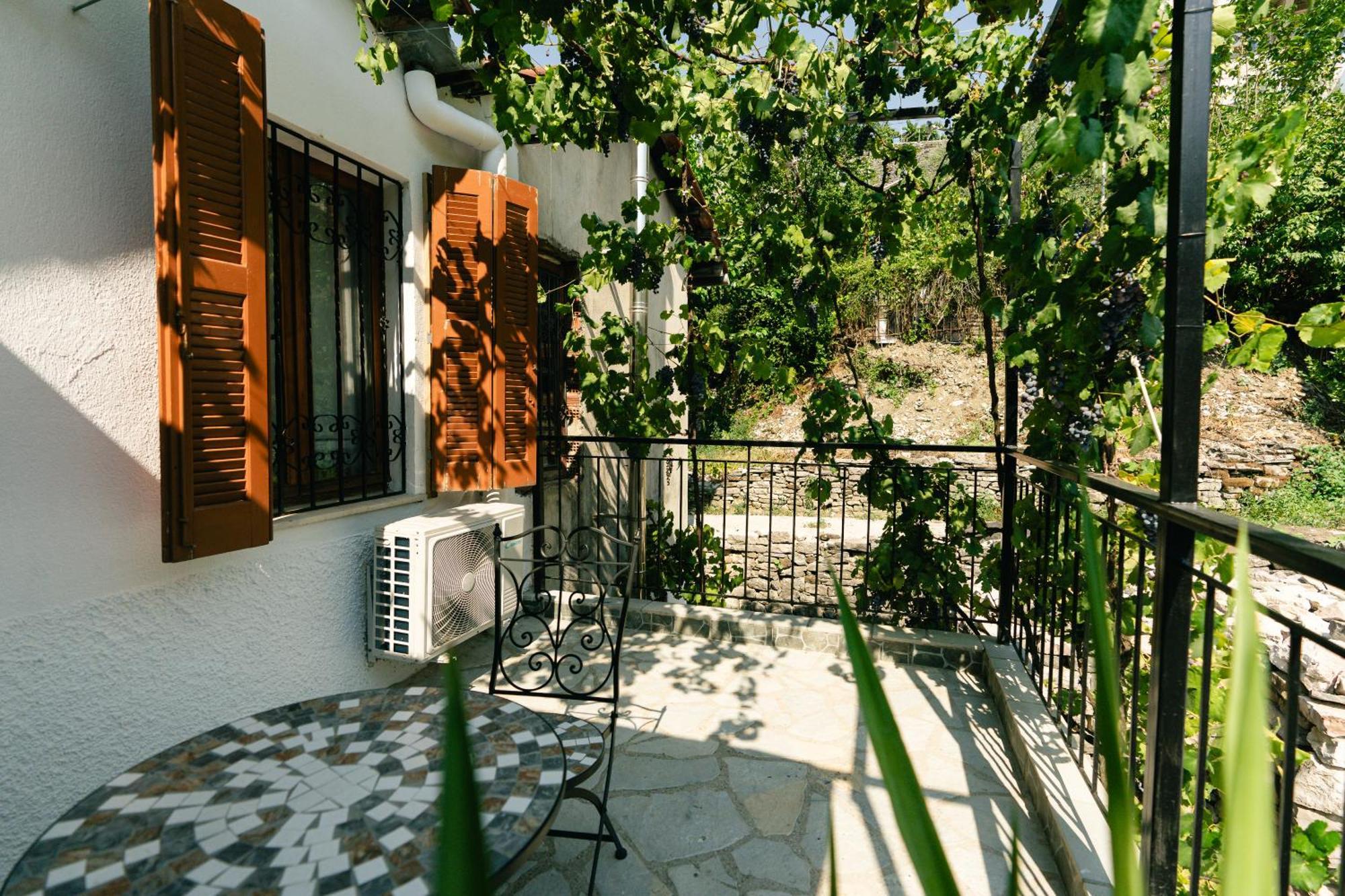 Petrichor Hotel Gjirokaster Luaran gambar