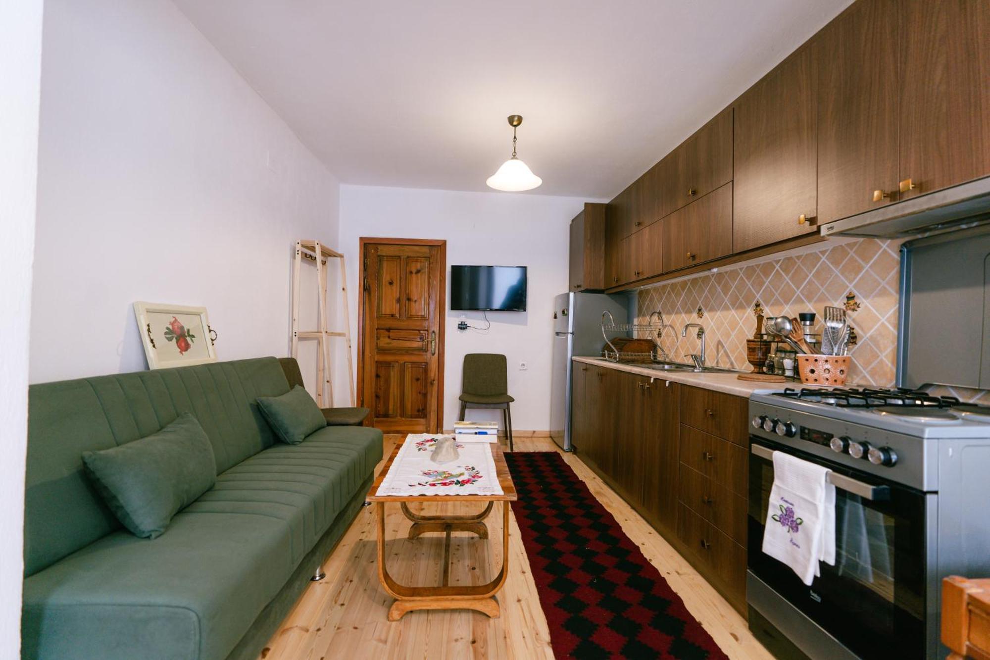 Petrichor Hotel Gjirokaster Luaran gambar