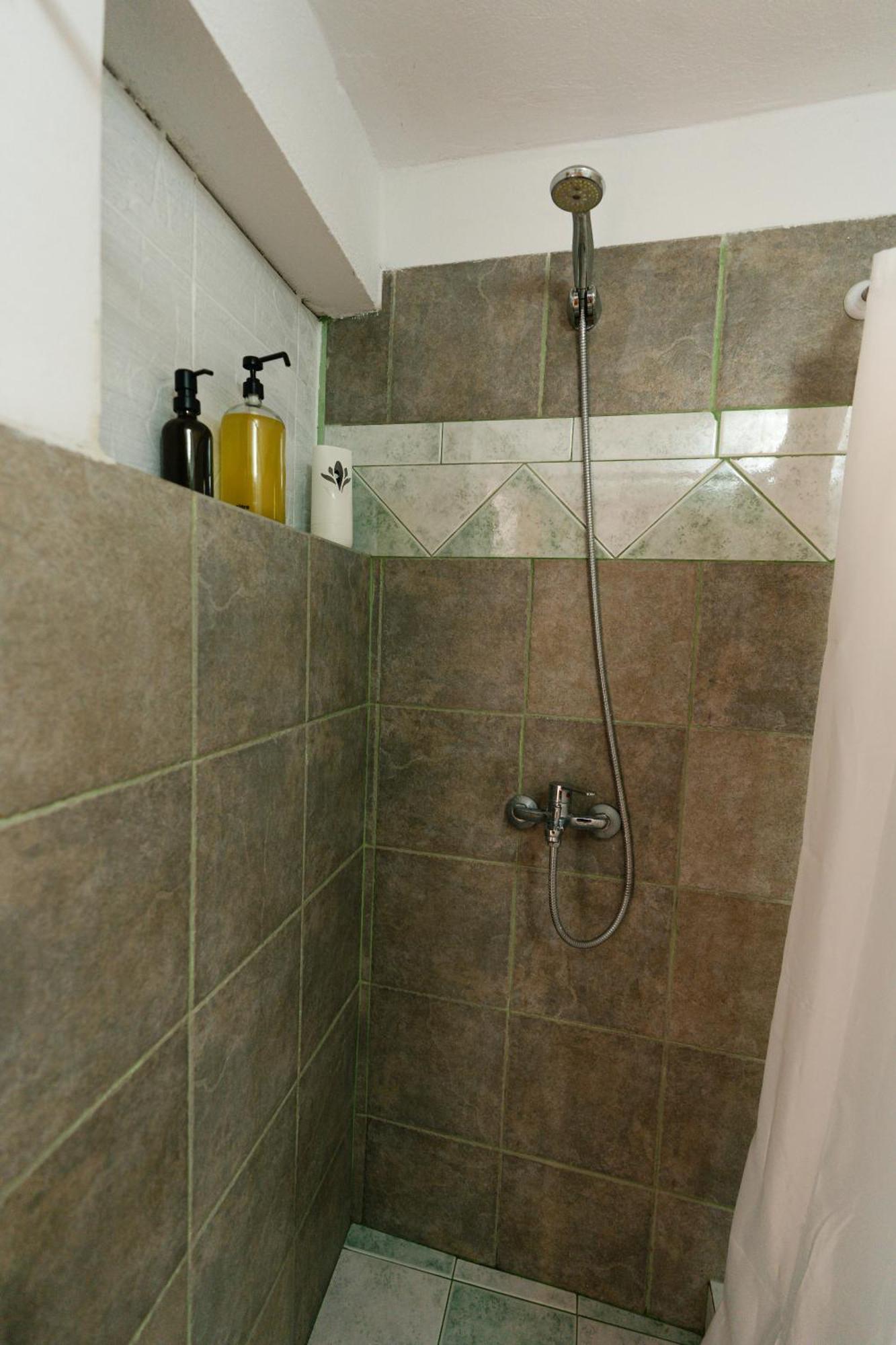 Petrichor Hotel Gjirokaster Bilik gambar