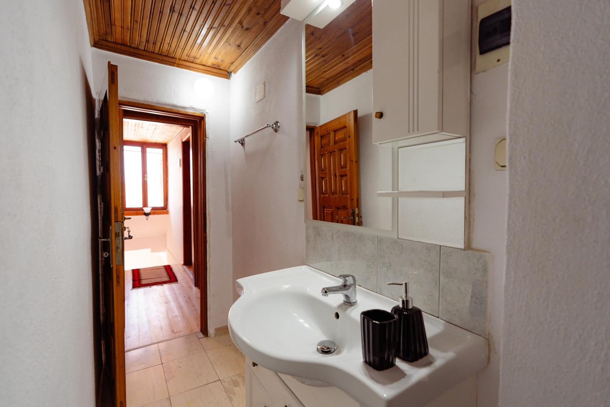 Petrichor Hotel Gjirokaster Luaran gambar