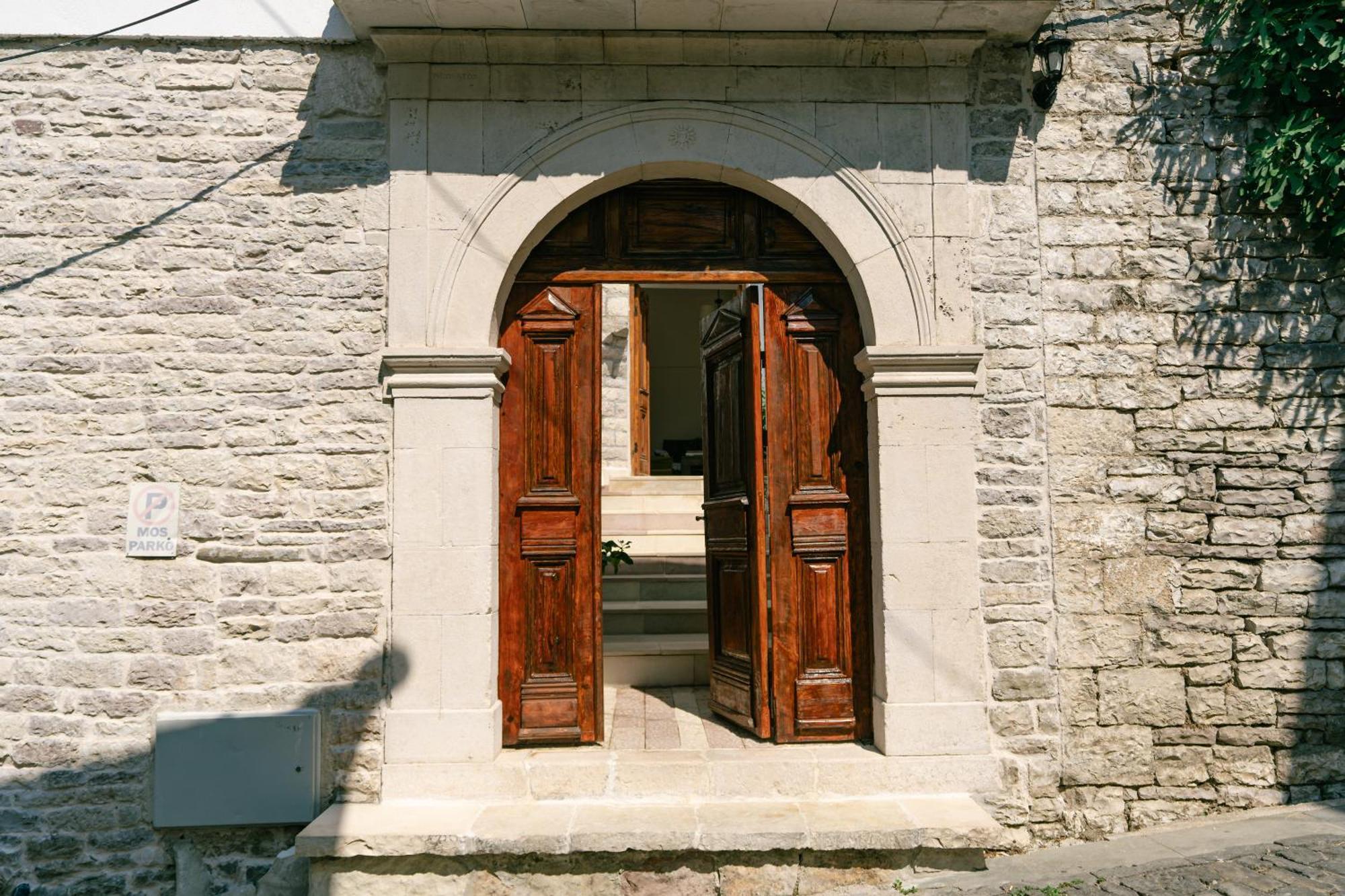 Petrichor Hotel Gjirokaster Luaran gambar