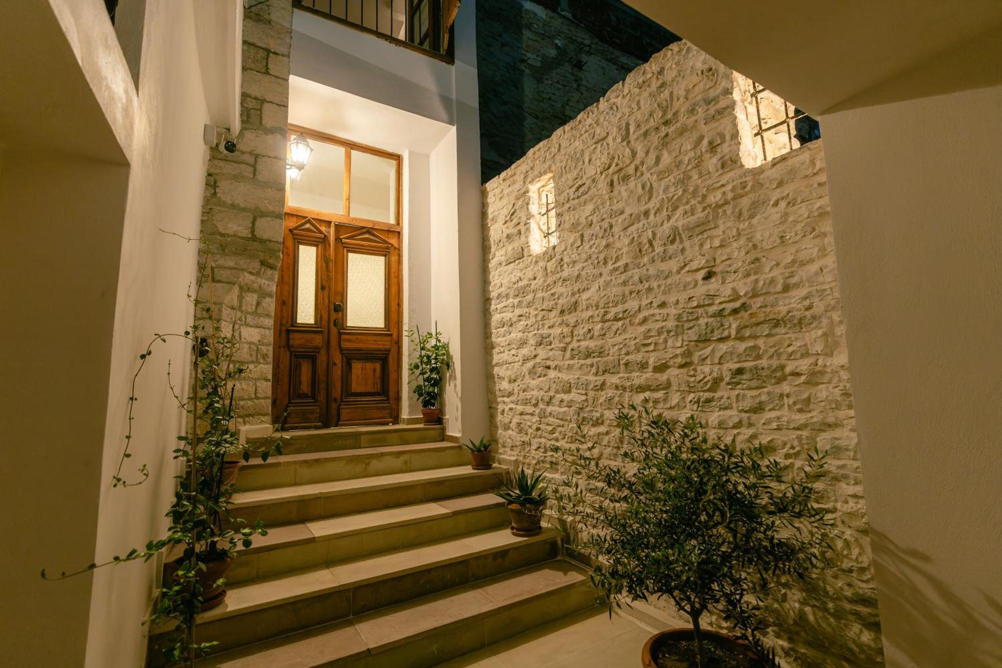 Petrichor Hotel Gjirokaster Luaran gambar